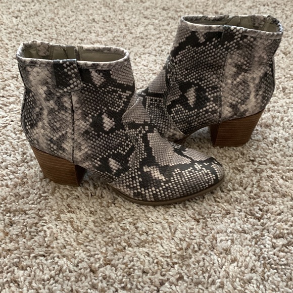 Snakeskin booties - Picture 2 of 3